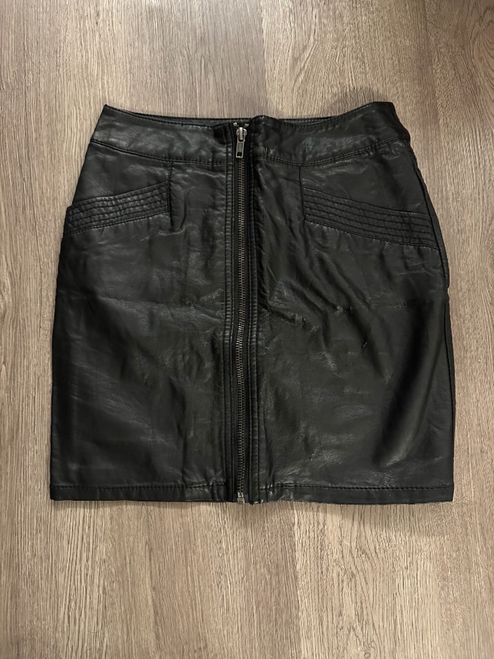 H&M Leather Skirt (Super good condition)